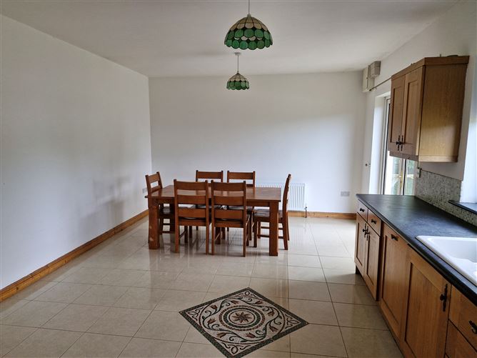 8 Beechwood Park, Tinahely, Wicklow