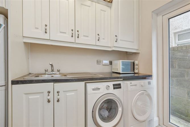 Photo 10 of 23 — 8 Mariners Cove, Howth, County Dublin
