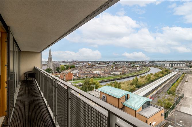 Main image for 28 Longford House, Spencer Dock, Docklands, Dublin 1