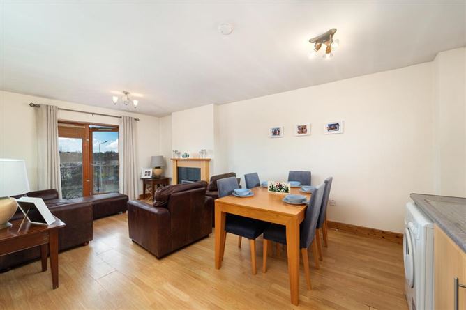 19E Fernleigh Dale, Castleknock, Dublin 15