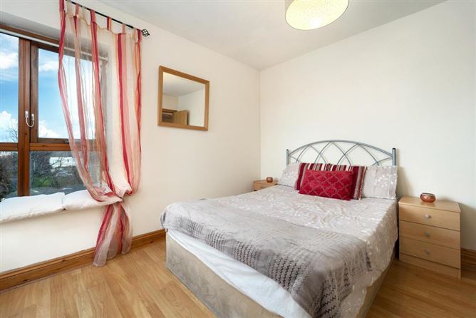 19E Fernleigh Dale, Castleknock, Dublin 15