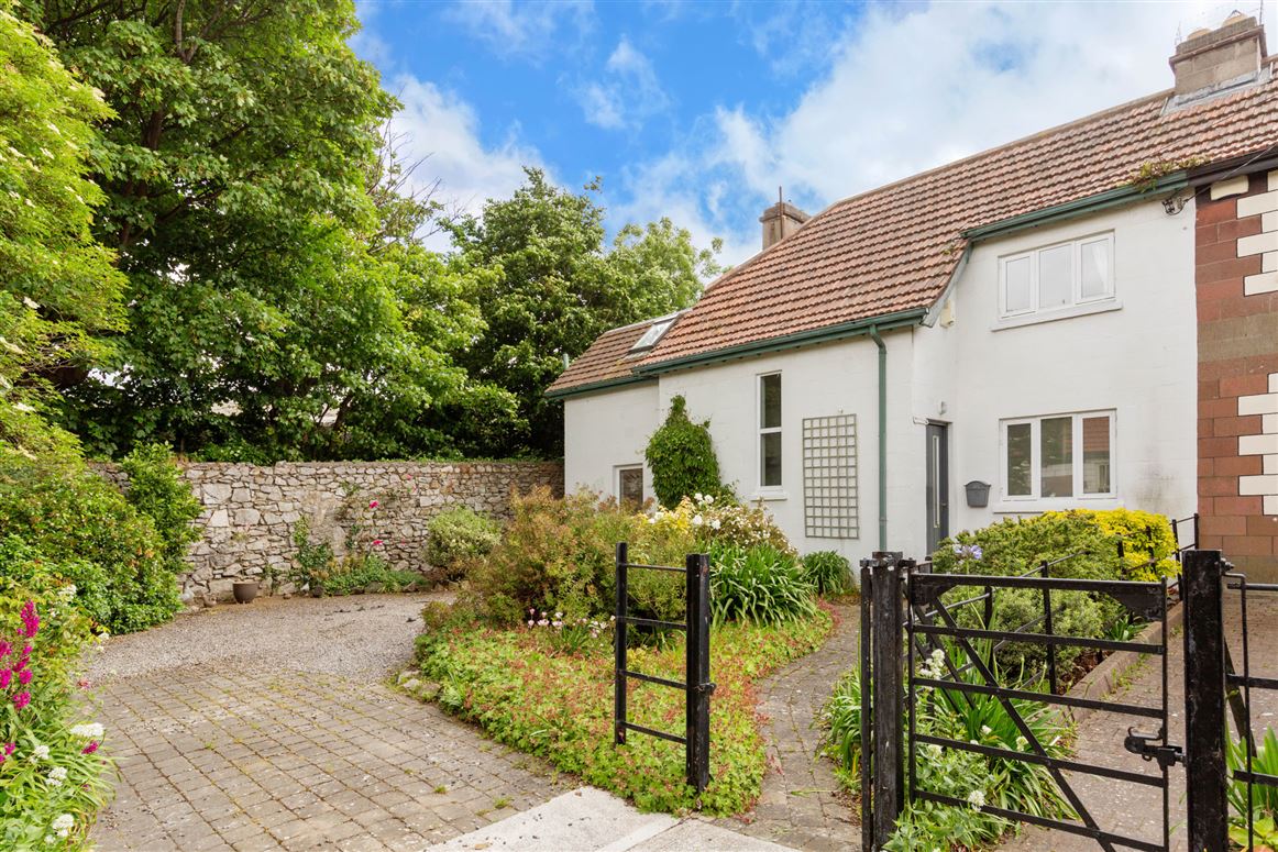 7 Rosary Gardens East, Dun Laoghaire, Co. Dublin