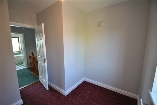 7 Castle Court, Shinrone, Birr, Co. Offaly