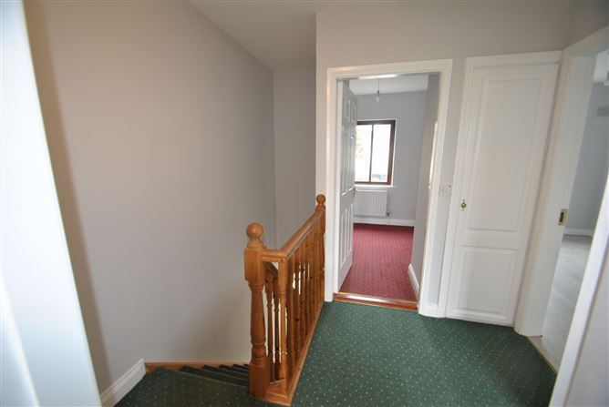 7 Castle Court, Shinrone, Birr, Co. Offaly