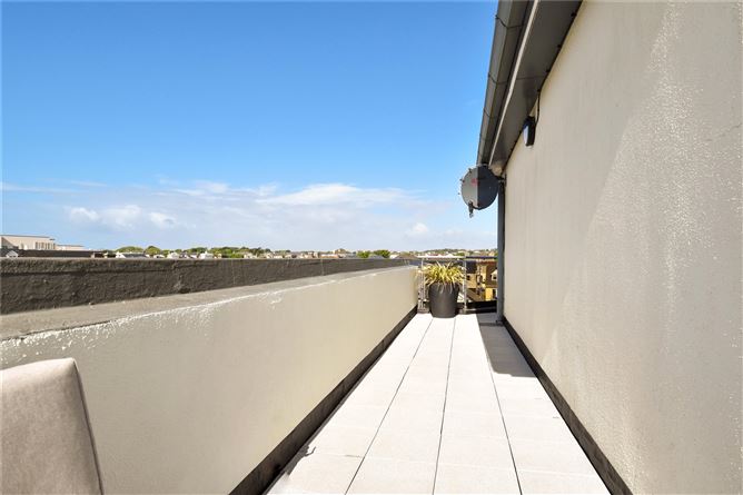 8A Croit na Mara, Quincentennial Drive, 123-125 Upper Salthill, Galway
