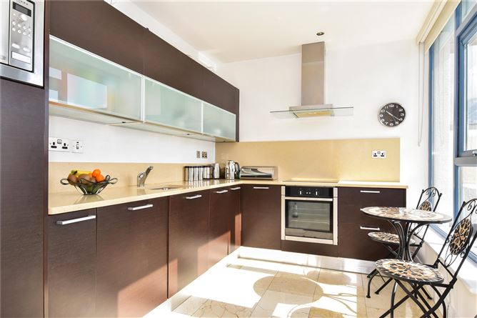 8A Croit na Mara, Quincentennial Drive, 123-125 Upper Salthill, Galway