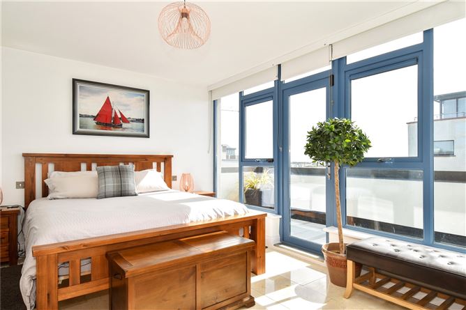 8A Croit na Mara, Quincentennial Drive, 123-125 Upper Salthill, Galway