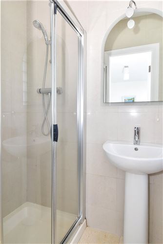 8A Croit na Mara, Quincentennial Drive, 123-125 Upper Salthill, Galway