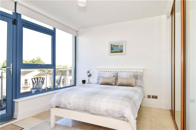 8A Croit na Mara, Quincentennial Drive, 123-125 Upper Salthill, Galway