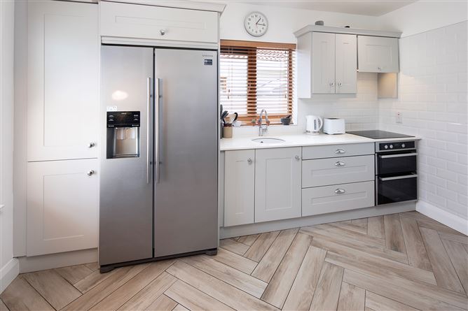 38 Woodview Lawn, Saleen , Midleton, Cork