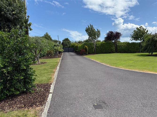 Kaikoura, Smithstown, Julianstown, Meath