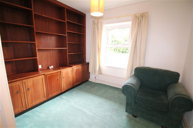16 Mount Ovel, Rochestown, Cork