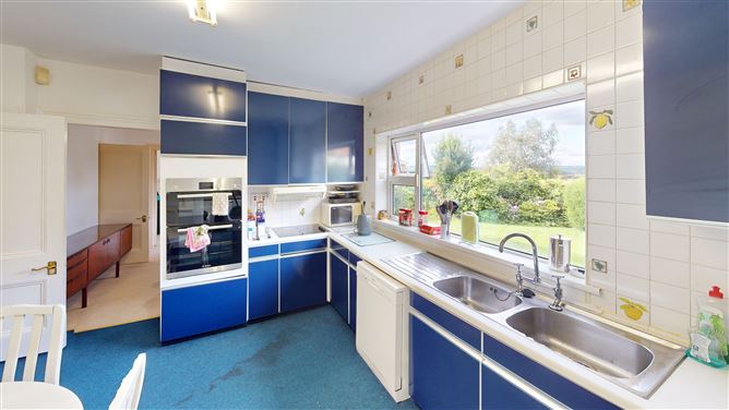 16 Mount Ovel, Rochestown, Cork