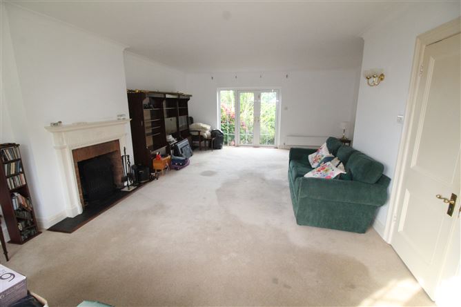 16 Mount Ovel, Rochestown, Cork