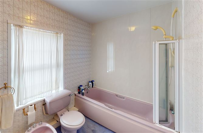 16 Mount Ovel, Rochestown, Cork