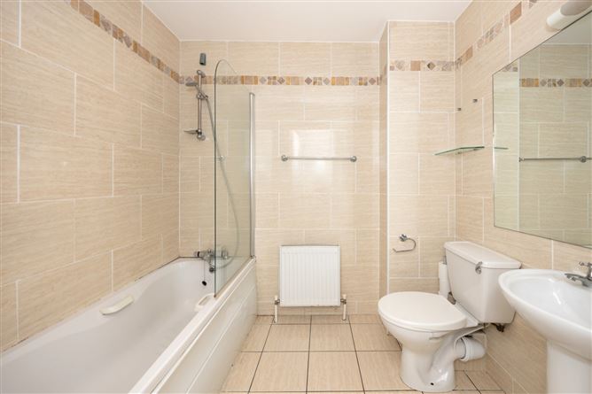 105 Brideholm, Commons Road, 