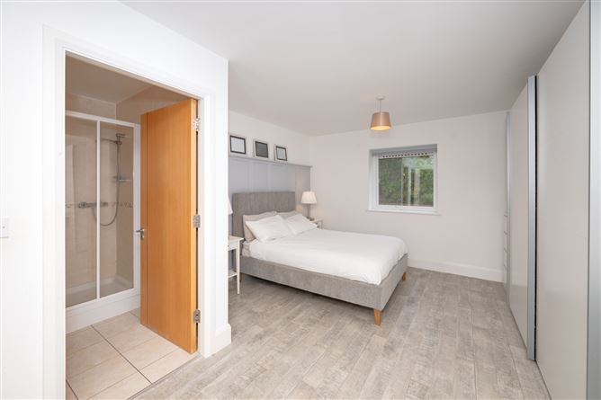 105 Brideholm, Commons Road, 