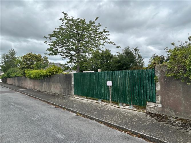 Site at Oakwood, Woodlawn Road, Killarney, Co. Kerry
