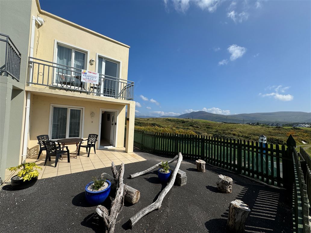 Ref 1231 - 5 Centre Point Mews, Main Street, Waterville, Kerry