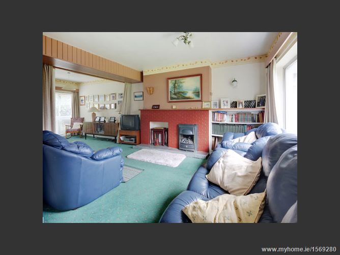 49 Monastery Walk, Clondalkin, Dublin 22 Ray Cooke Auctioneers