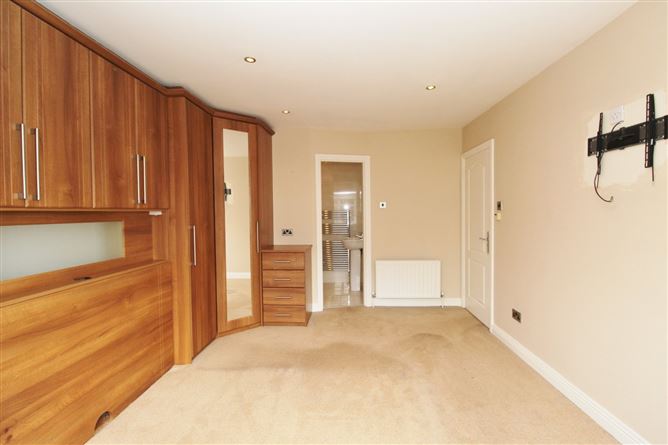 2 Talbot Court, Castleknock, Dublin 15