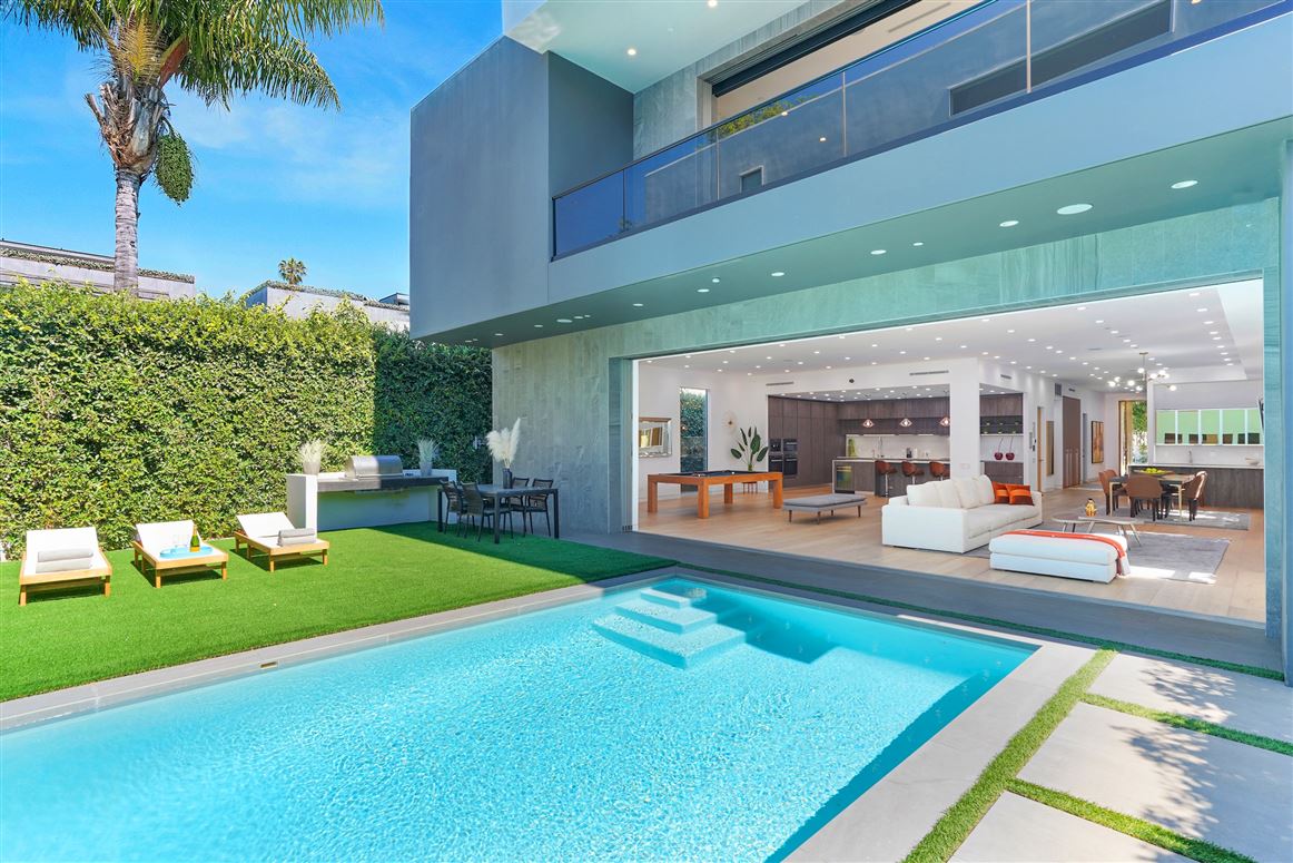 Ore Luxe,West Hollywood,California,USA
