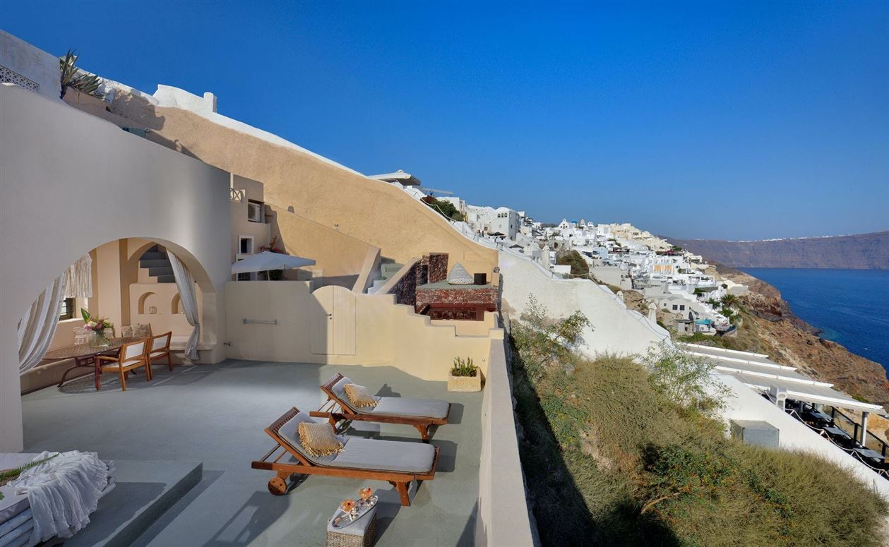 Moonstone & Olive,Oia,Santorini,Greece