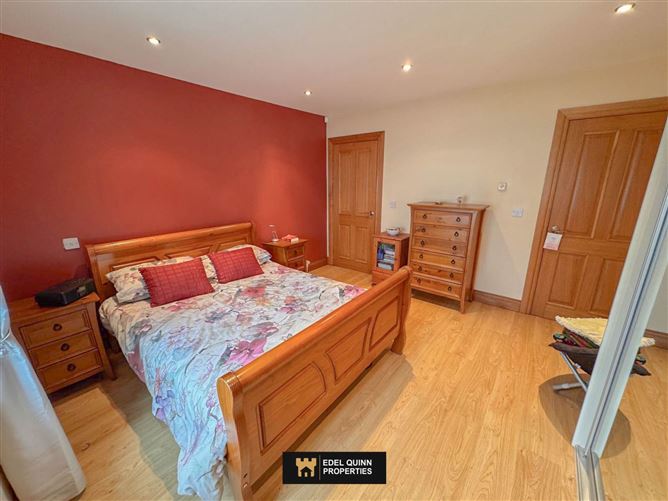 13 Roseville Heights, Killybegs, County Donegal