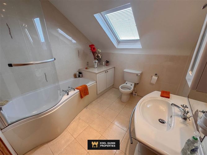 13 Roseville Heights, Killybegs, County Donegal