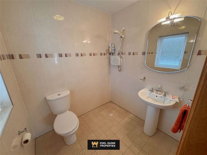 13 Roseville Heights, Killybegs, County Donegal