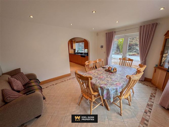 13 Roseville Heights, Killybegs, County Donegal