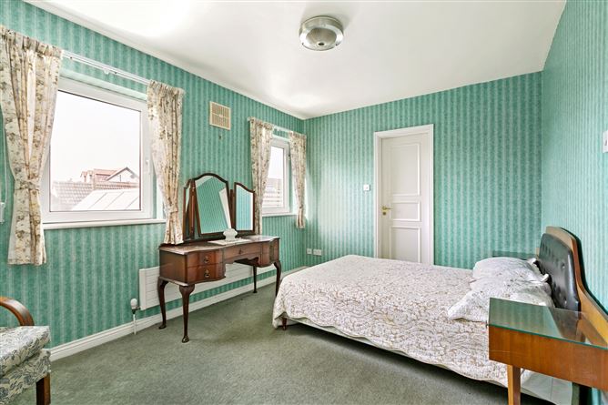 17a Riverside Drive, Castle Park, Rathfarnham, Dublin 14