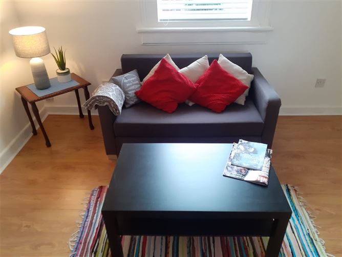 10 st Josephs square, Vernon Ave, Clontarf, Clontarf,   Dublin 3, D03AC80