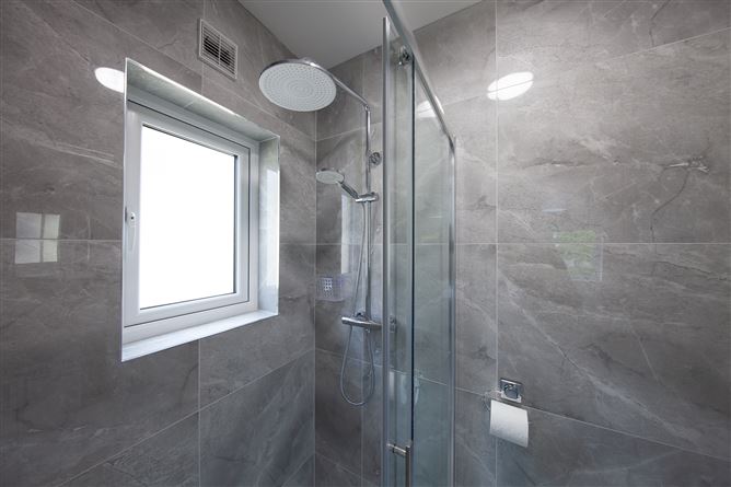 https://photos-a.propertyimages.ie/media/0/8/3/4998380/7a7f8beb-ab3b-4c26-b5c6-9afbd135febc_l.jpg