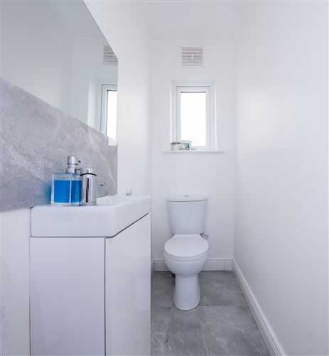 https://photos-a.propertyimages.ie/media/0/8/3/4998380/7a7f8beb-ab3b-4c26-b5c6-9afbd135febc_l.jpg