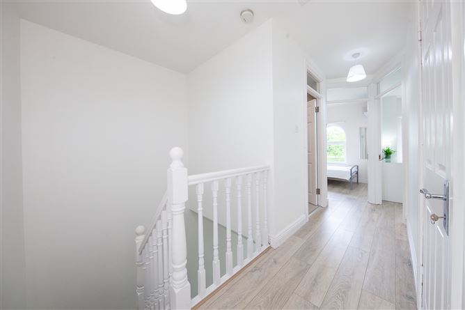 https://photos-a.propertyimages.ie/media/0/8/3/4998380/7a7f8beb-ab3b-4c26-b5c6-9afbd135febc_l.jpg