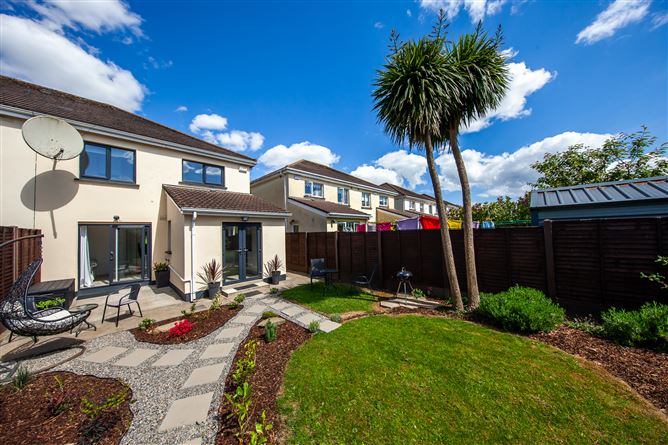 https://photos-a.propertyimages.ie/media/0/8/3/4998380/7a7f8beb-ab3b-4c26-b5c6-9afbd135febc_l.jpg