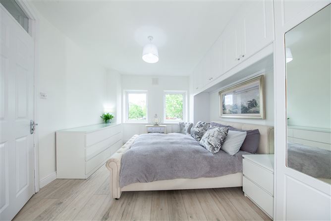 https://photos-a.propertyimages.ie/media/0/8/3/4998380/7a7f8beb-ab3b-4c26-b5c6-9afbd135febc_l.jpg