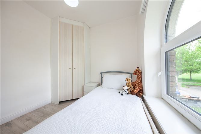 https://photos-a.propertyimages.ie/media/0/8/3/4998380/7a7f8beb-ab3b-4c26-b5c6-9afbd135febc_l.jpg