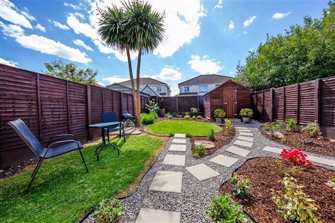 https://photos-a.propertyimages.ie/media/0/8/3/4998380/7a7f8beb-ab3b-4c26-b5c6-9afbd135febc_l.jpg