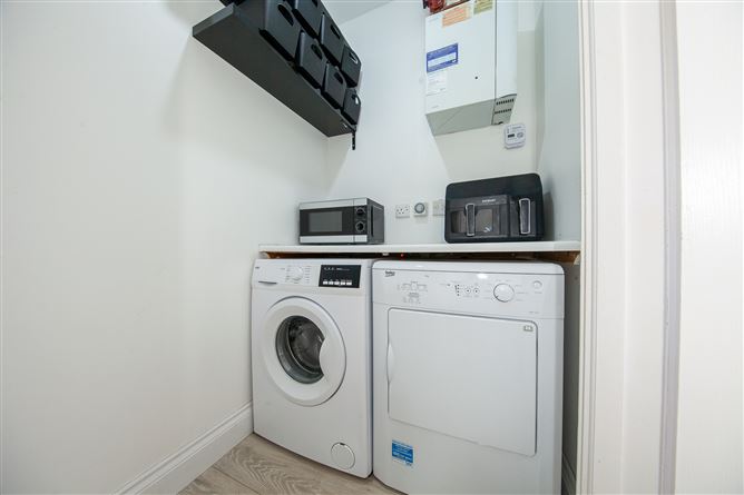 https://photos-a.propertyimages.ie/media/0/8/3/4998380/7a7f8beb-ab3b-4c26-b5c6-9afbd135febc_l.jpg
