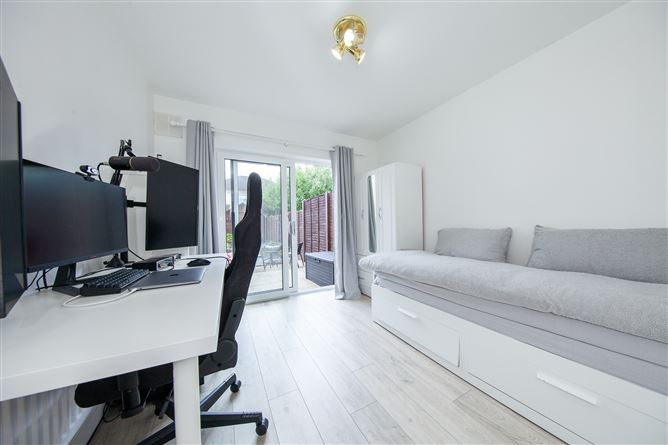 https://photos-a.propertyimages.ie/media/0/8/3/4998380/7a7f8beb-ab3b-4c26-b5c6-9afbd135febc_l.jpg