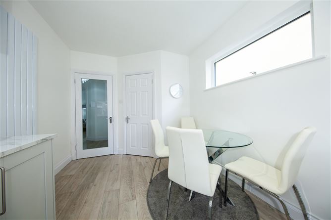https://photos-a.propertyimages.ie/media/0/8/3/4998380/7a7f8beb-ab3b-4c26-b5c6-9afbd135febc_l.jpg
