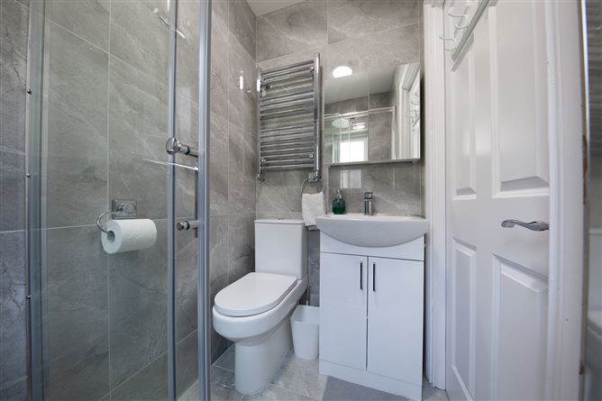 https://photos-a.propertyimages.ie/media/0/8/3/4998380/7a7f8beb-ab3b-4c26-b5c6-9afbd135febc_l.jpg