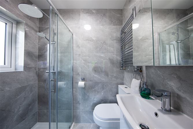 https://photos-a.propertyimages.ie/media/0/8/3/4998380/7a7f8beb-ab3b-4c26-b5c6-9afbd135febc_l.jpg