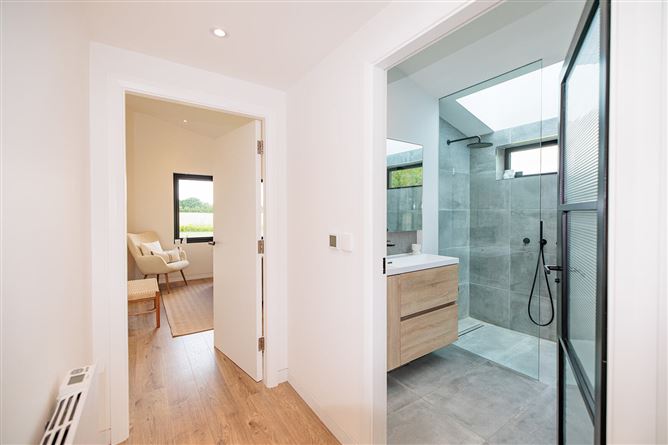 https://photos-a.propertyimages.ie/media/0/8/3/5004380/ba7bab1f-8c9a-47ba-878e-3e6d1b74b809_l.jpg
