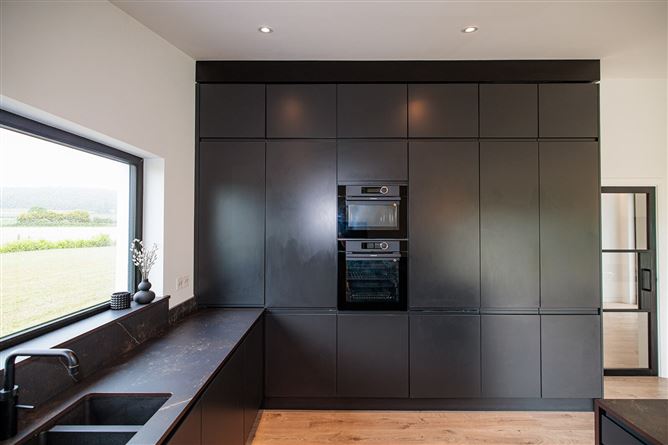 https://photos-a.propertyimages.ie/media/0/8/3/5004380/ba7bab1f-8c9a-47ba-878e-3e6d1b74b809_l.jpg