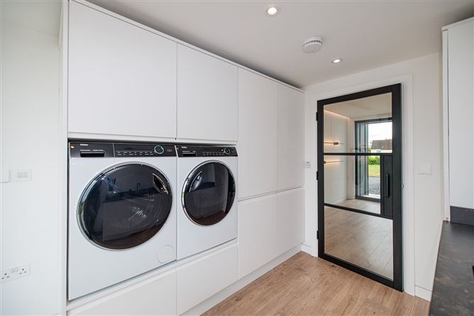 https://photos-a.propertyimages.ie/media/0/8/3/5004380/ba7bab1f-8c9a-47ba-878e-3e6d1b74b809_l.jpg