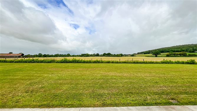 https://photos-a.propertyimages.ie/media/0/8/3/5004380/ba7bab1f-8c9a-47ba-878e-3e6d1b74b809_l.jpg