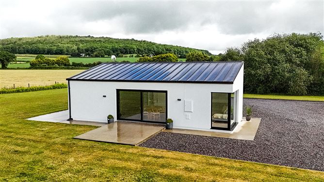 https://photos-a.propertyimages.ie/media/0/8/3/5004380/ba7bab1f-8c9a-47ba-878e-3e6d1b74b809_l.jpg